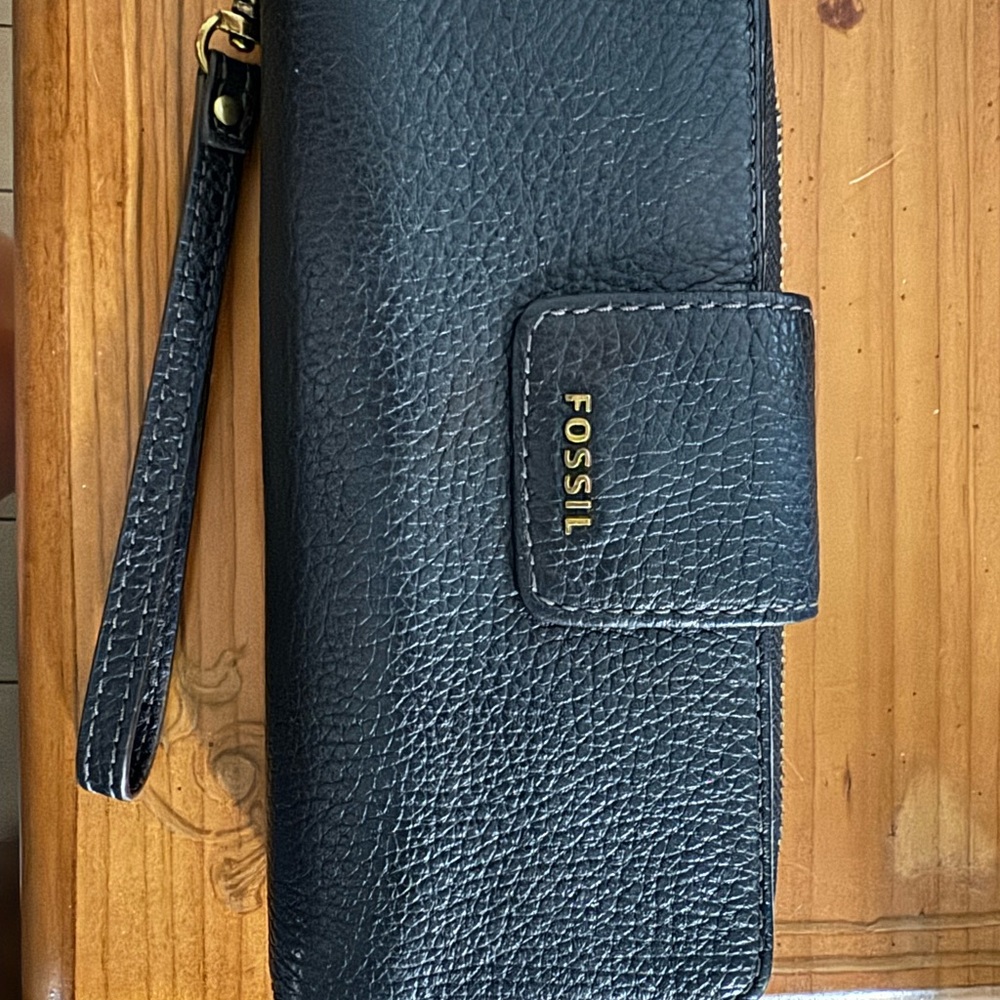 Fossil Black leather wallet with Wristlet